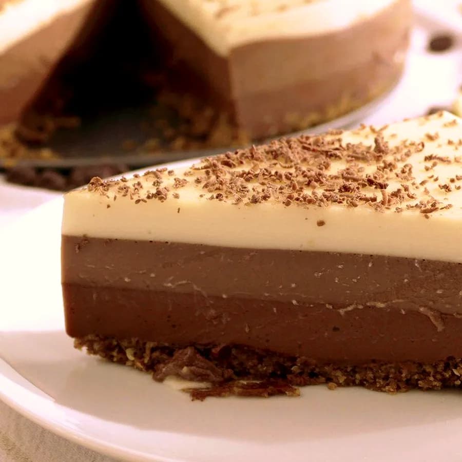 3 CHOCOLATE CAKE