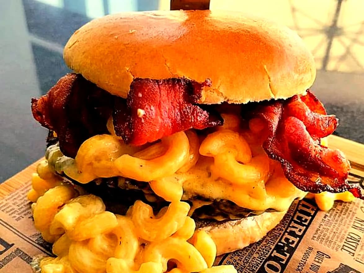 MACS&CHEESE BURGER