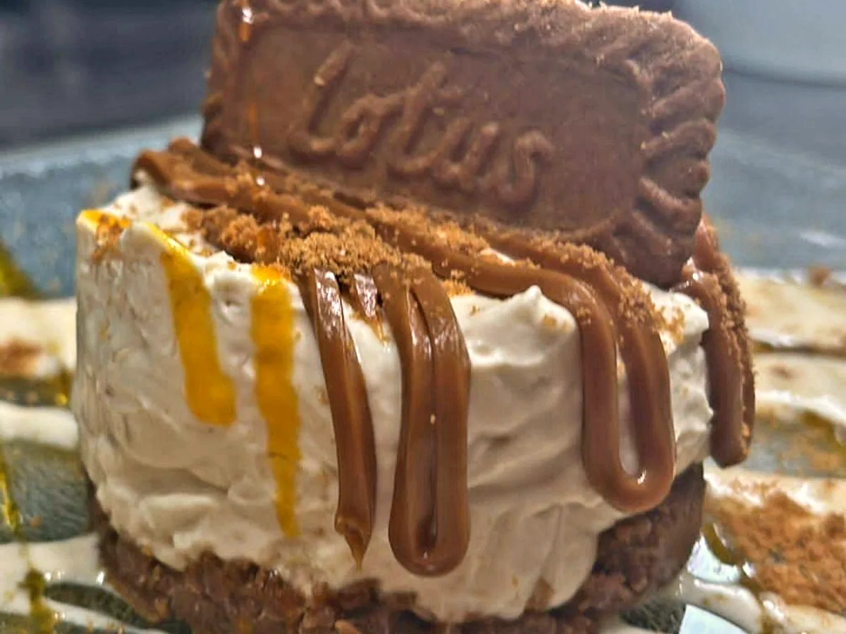 LOTUS CAKE